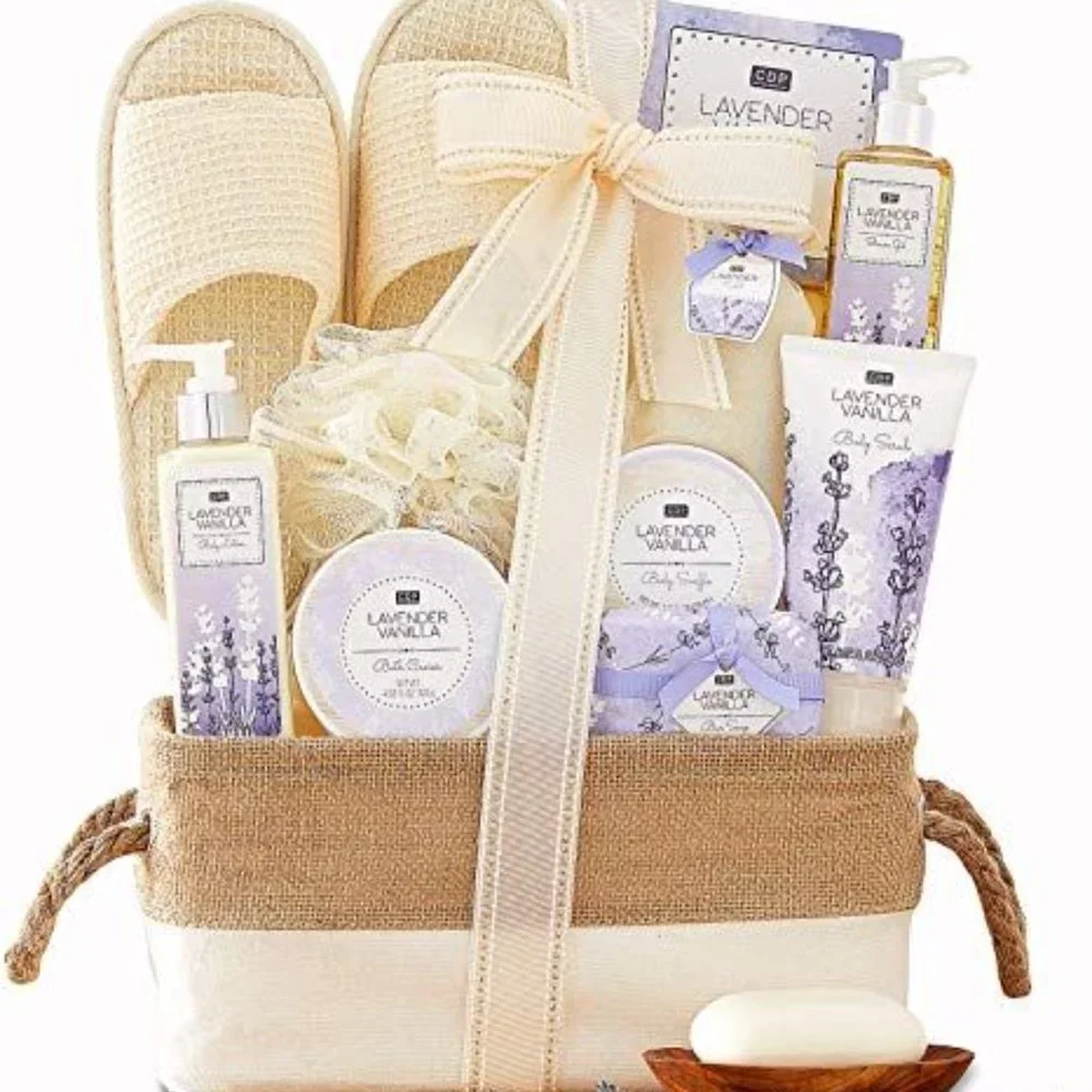 Wine Country Gifts  A Day Off Spa Gift basket French Lavendar NEW